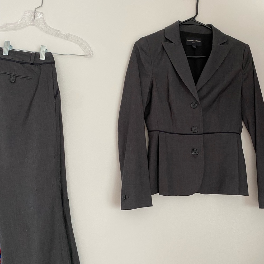 Banana Republic pant suit